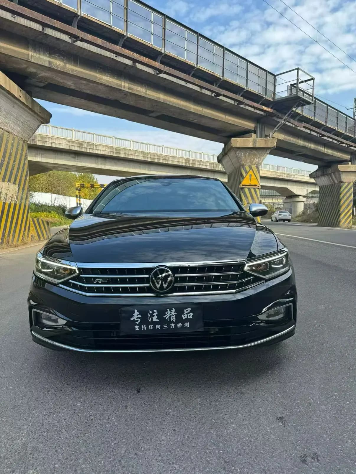 Volkswagen Magotan 2023 г. 35021 км. — фото 2