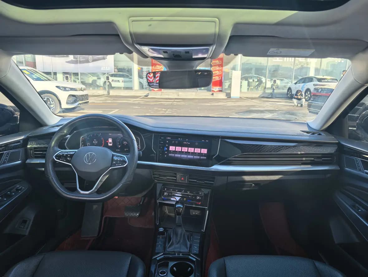Volkswagen Passat 2023 г. 35060 км. — фото 7