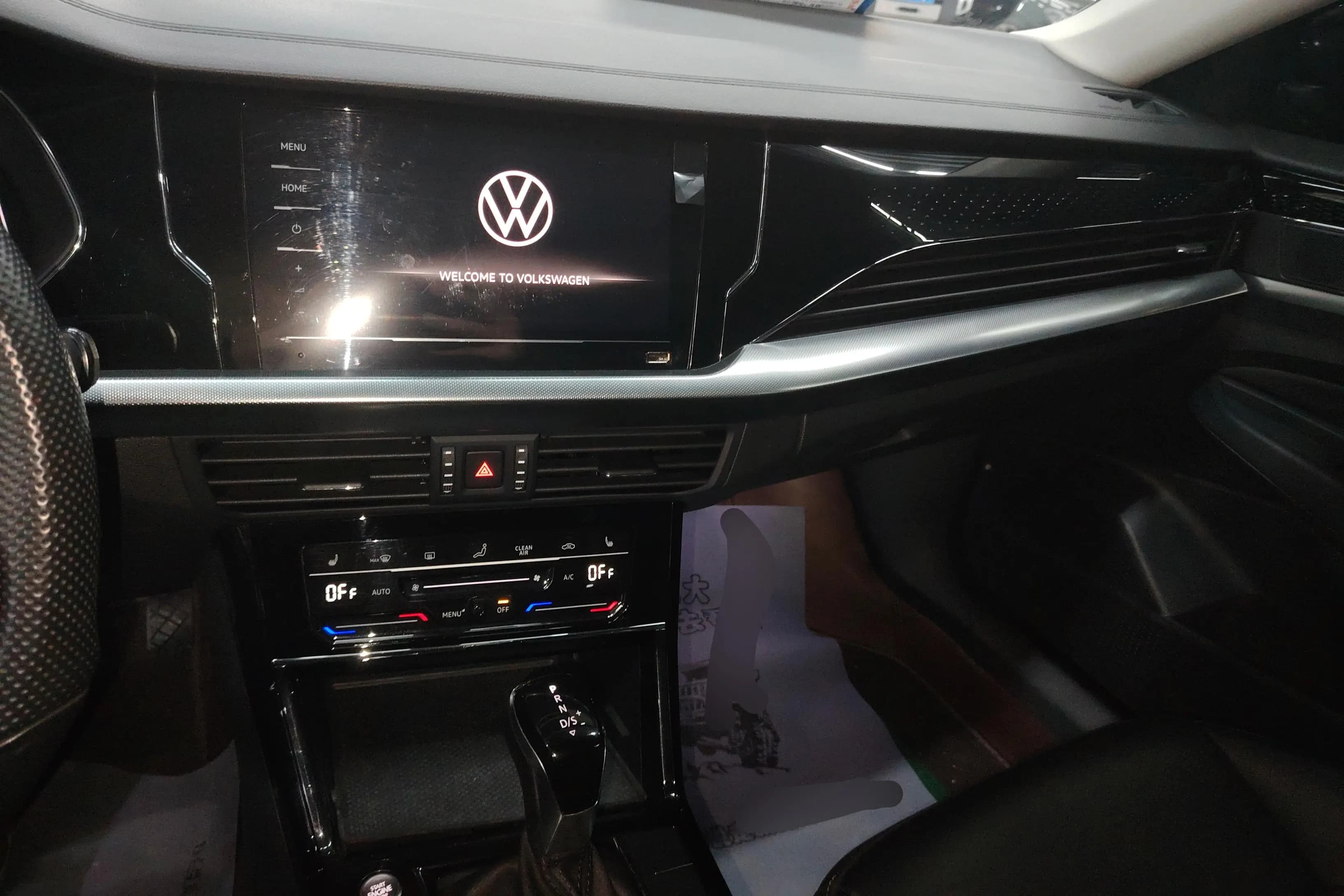Volkswagen Passat 2023 г. 27064 км. — фото 13