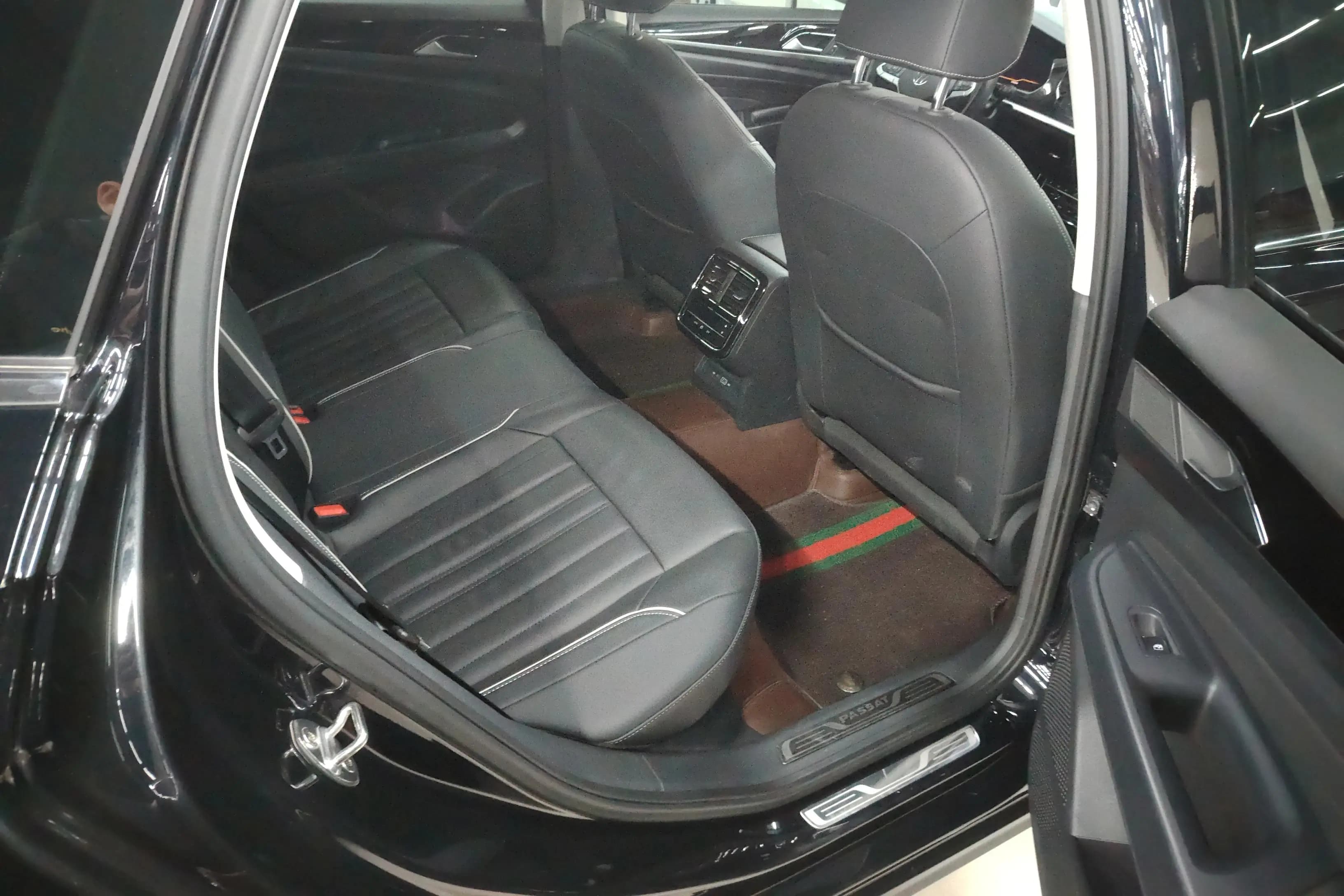Volkswagen Passat 2023 г. 27064 км. — фото 16