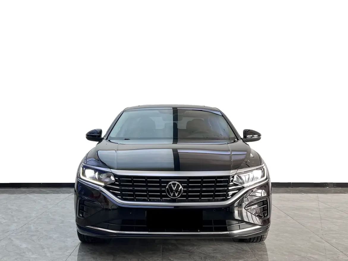 Volkswagen Passat 2023 г. 50065 км. — фото 2