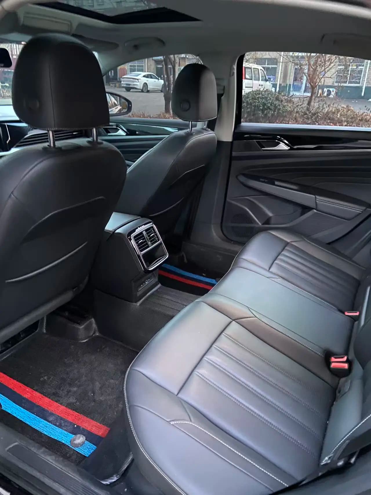 Volkswagen Passat 2022 г. 95066 км. — фото 11