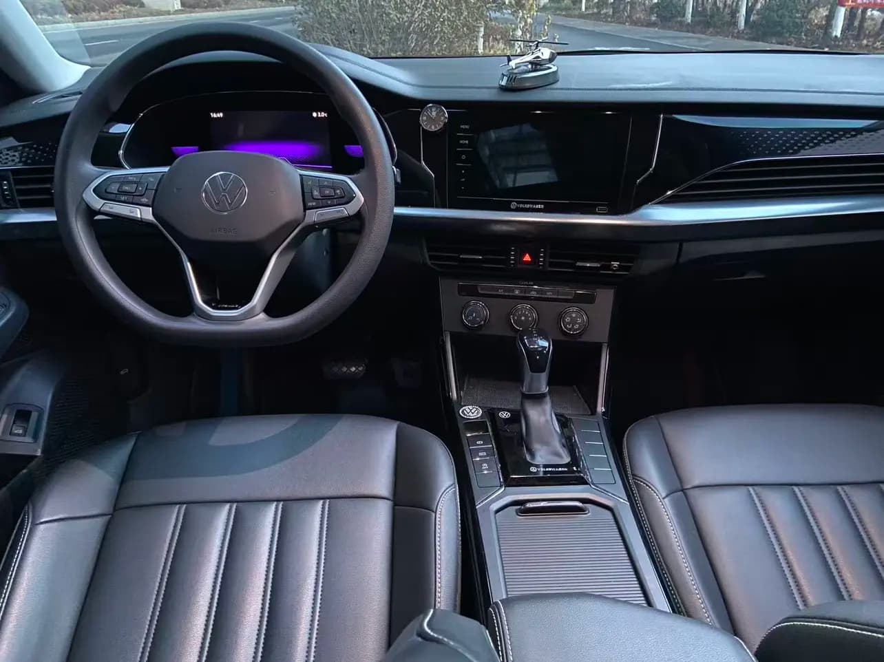 Volkswagen Passat 2022 г. 95066 км. — фото 10