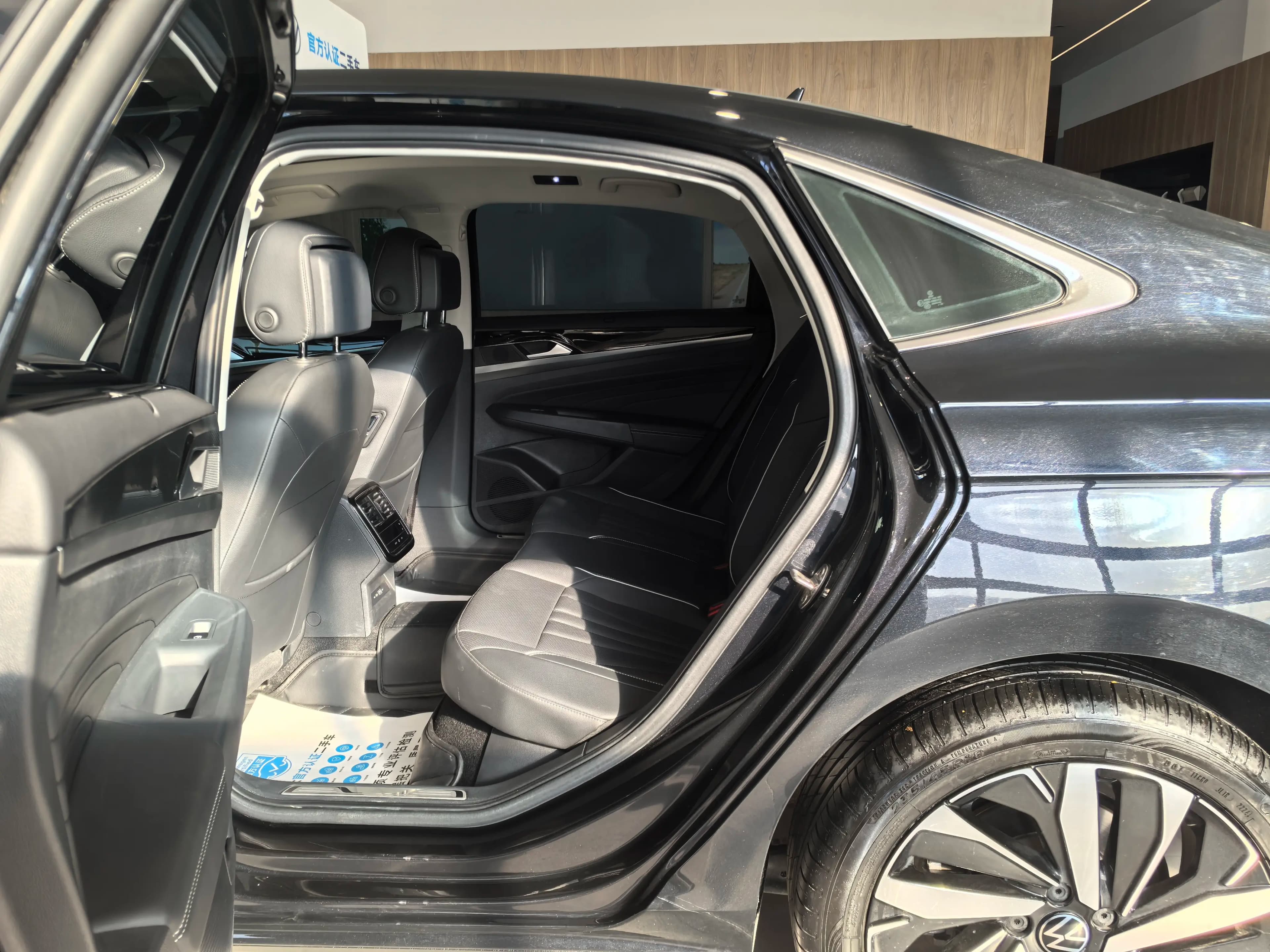 Volkswagen Passat 2024 г. 7067 км. — фото 9