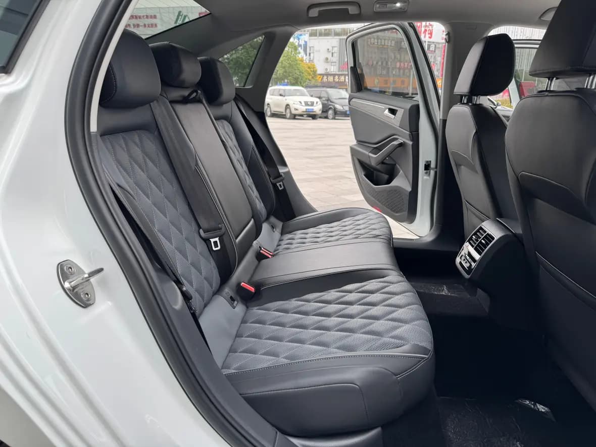 Volkswagen Sagitar 2024 г. 16066 км. — фото 21