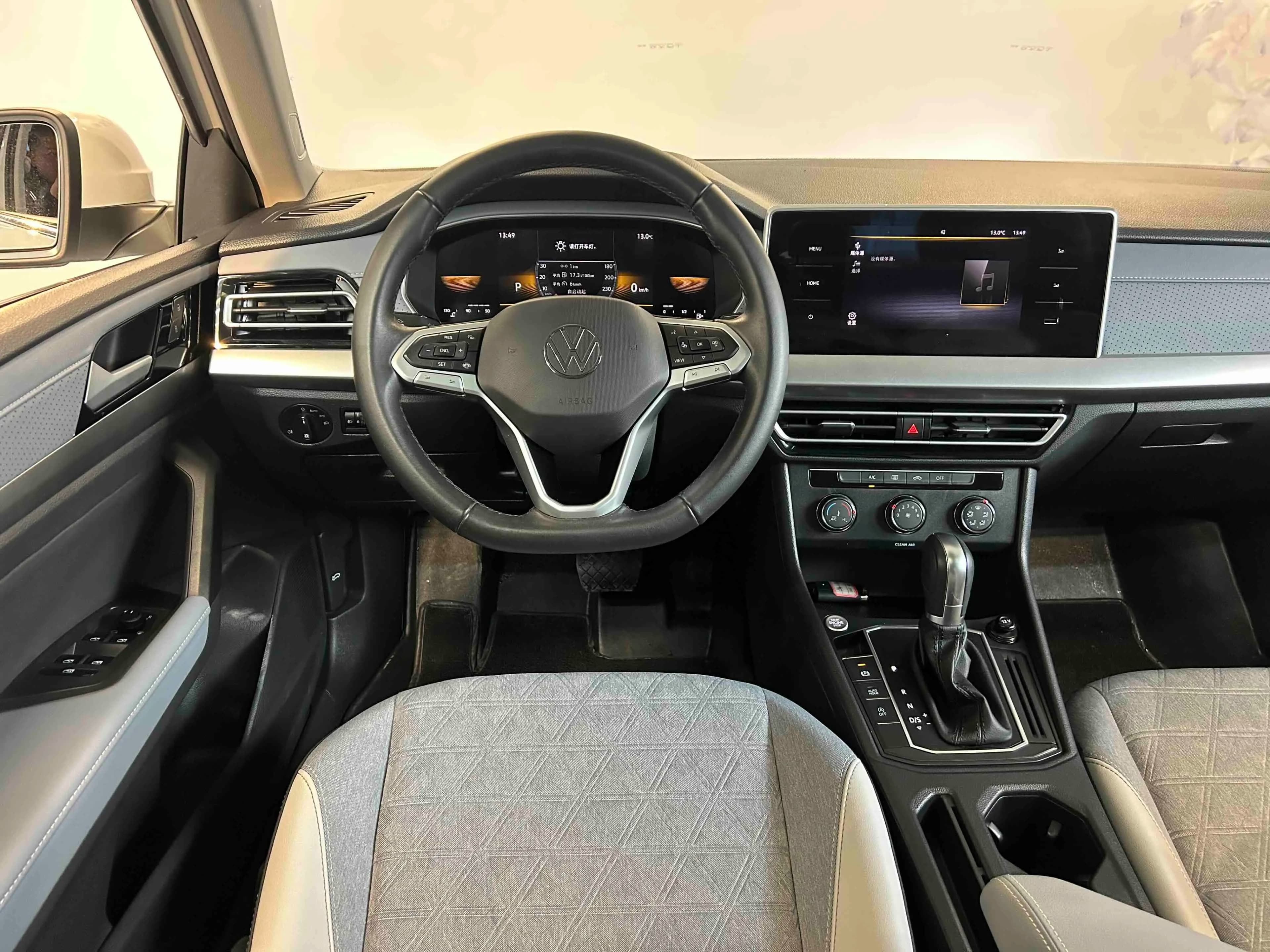 Volkswagen Lavida 2023 г. 43000 км. — фото 7