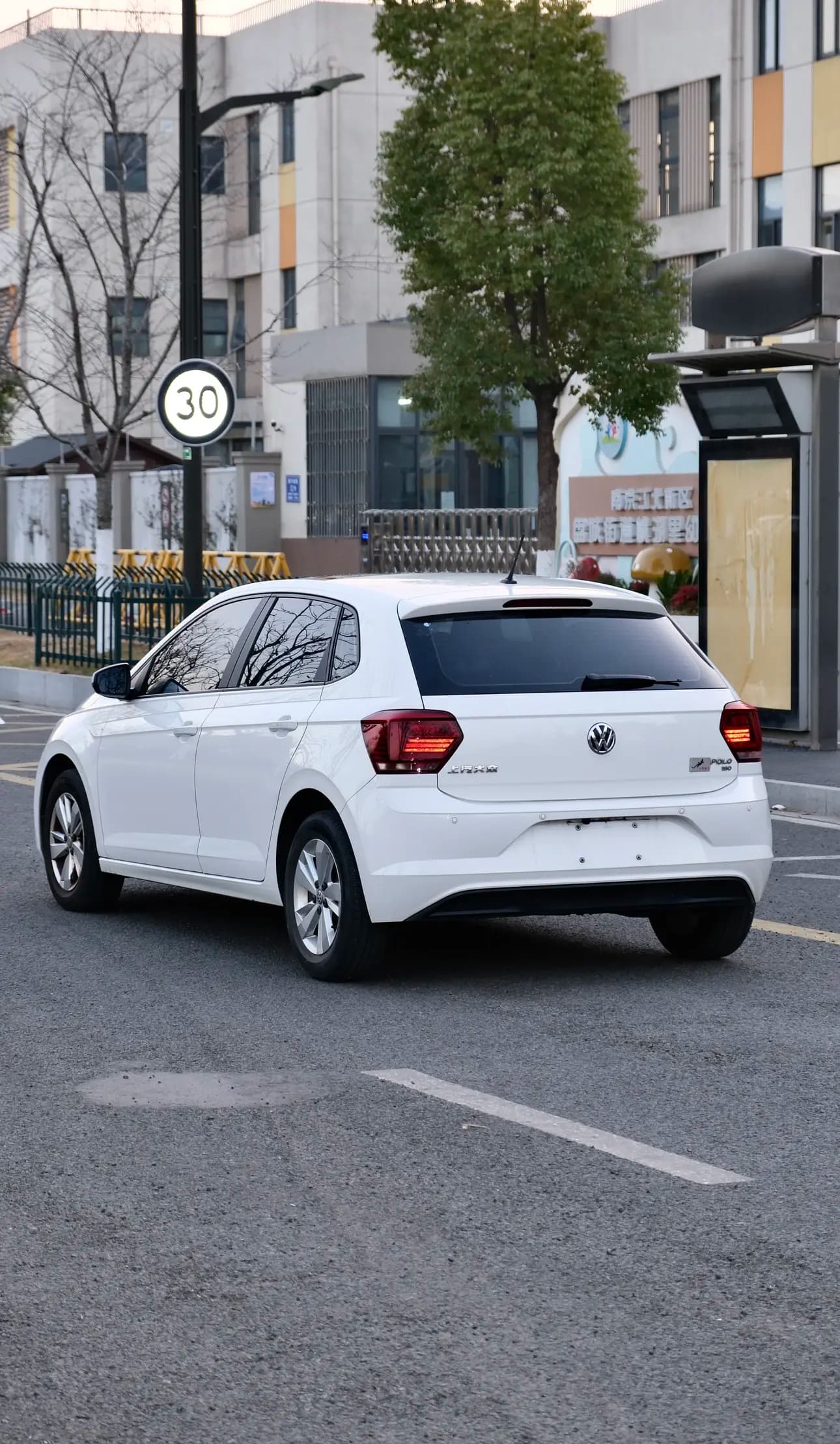 Volkswagen Polo 2021 г. 32043 км. — фото 4