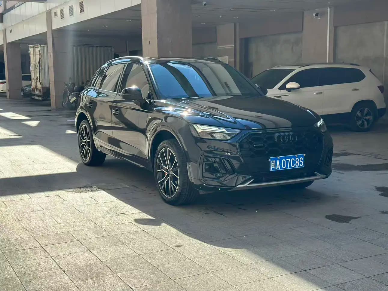 Audi Q5L 2025 г. 30075 км. — фото 3