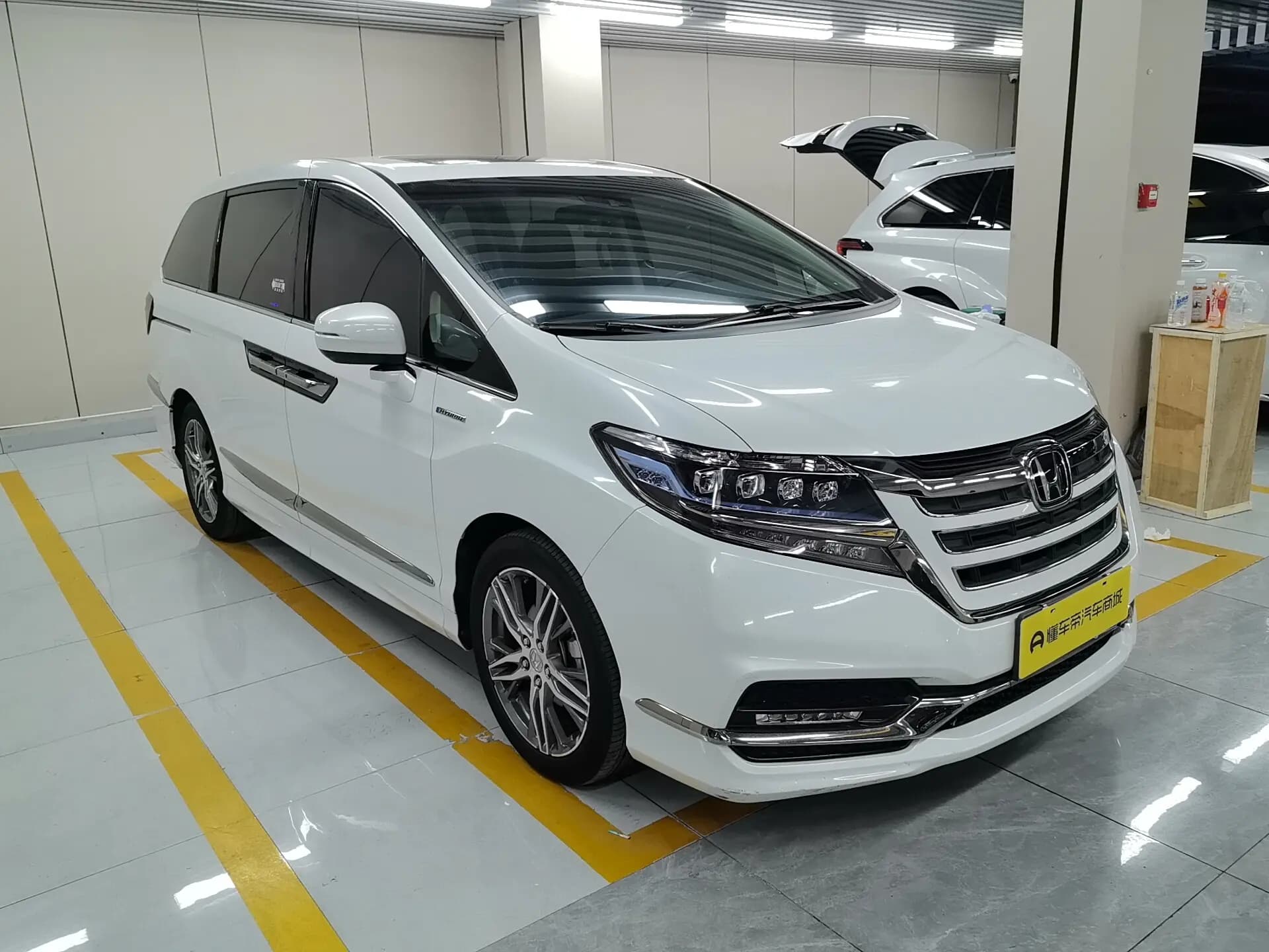 Honda Elysion 2021 г. 45259 км. — фото 3