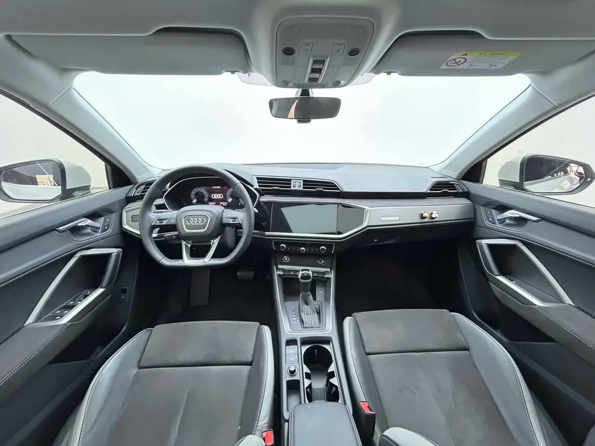 Audi Q3 2021 г. 36003 км. — фото 12
