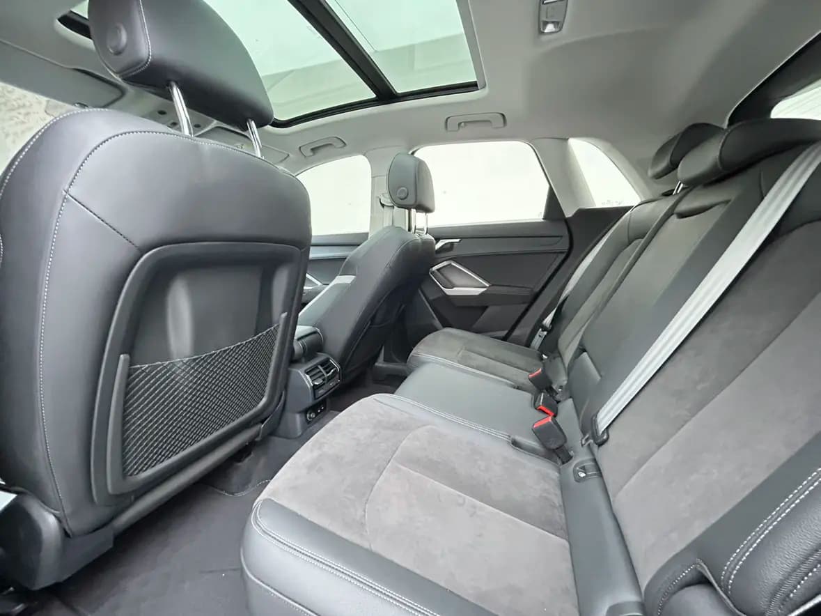 Audi Q3 2021 г. 36003 км. — фото 18