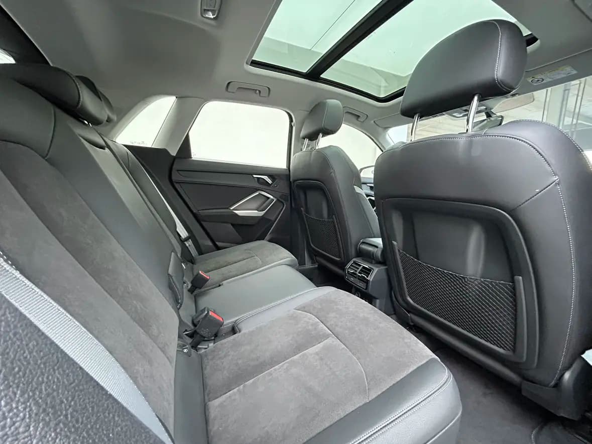 Audi Q3 2021 г. 36003 км. — фото 21