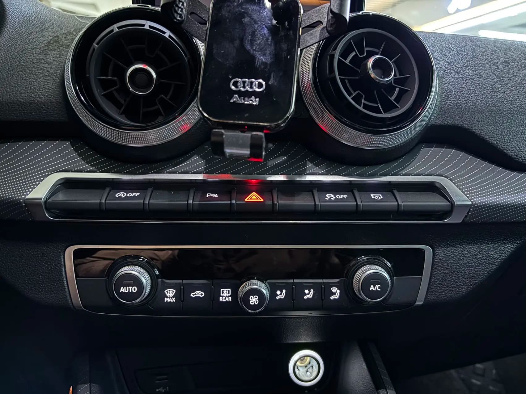 Audi Q2L 2022 г. 42139 км. — фото 11