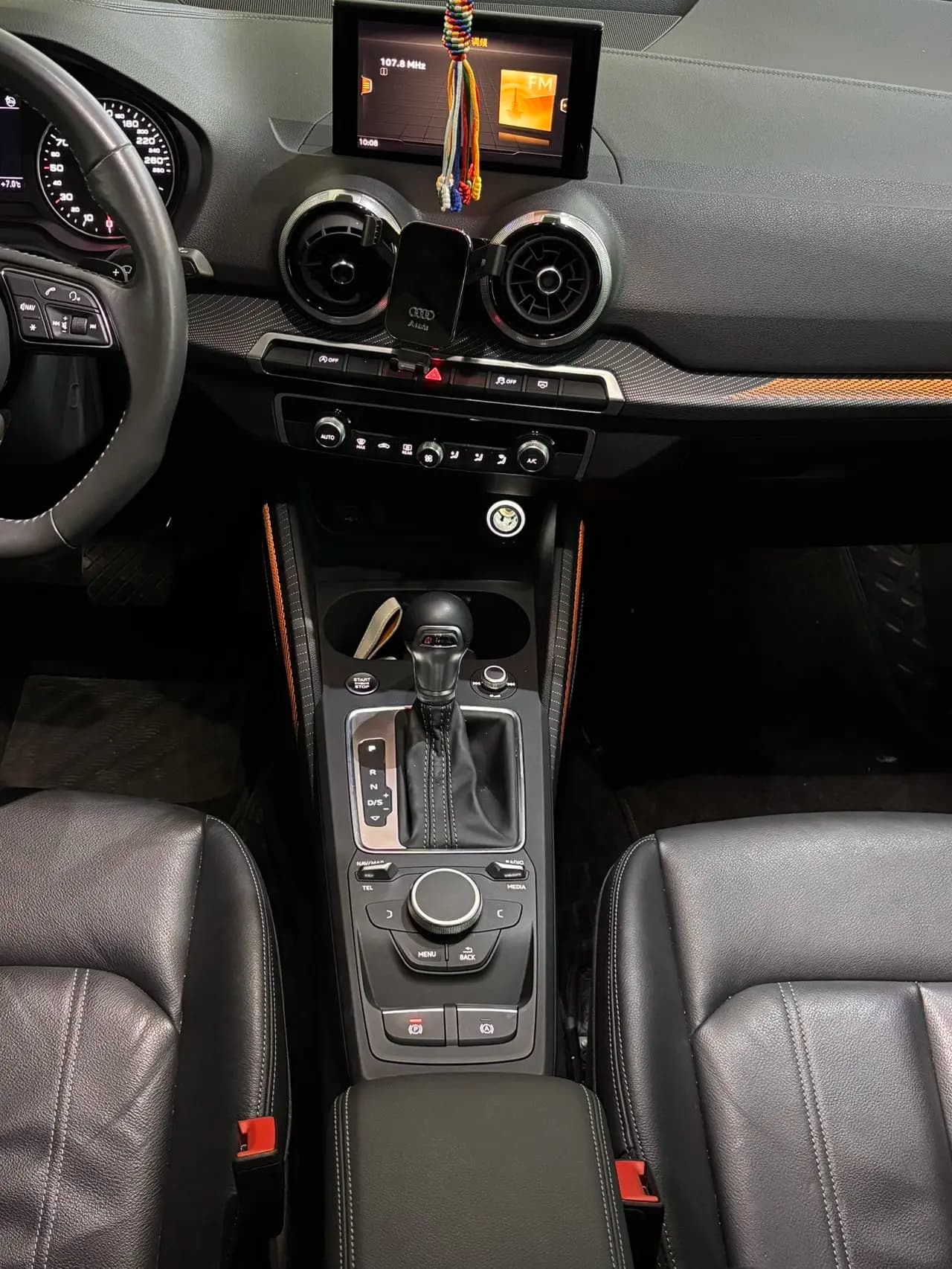 Audi Q2L 2022 г. 42139 км. — фото 8
