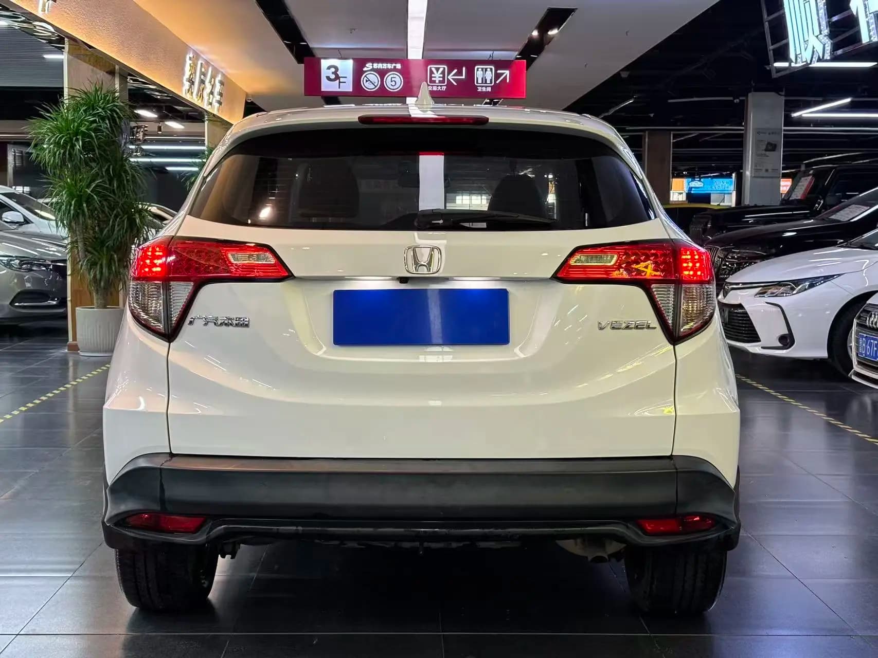 Honda Vezel 2022 г. 52057 км. — фото 5