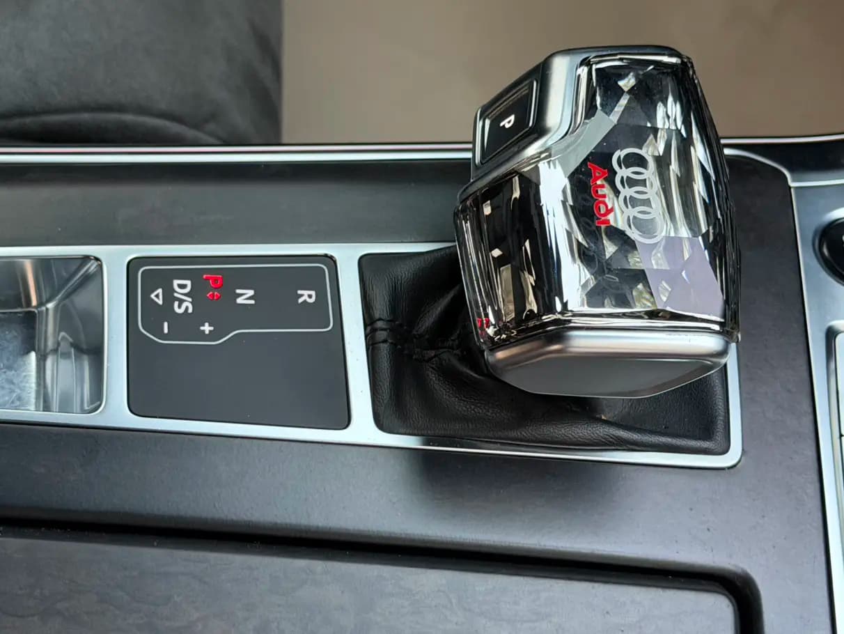 Audi A6L 2023 г. 86115 км. — фото 14