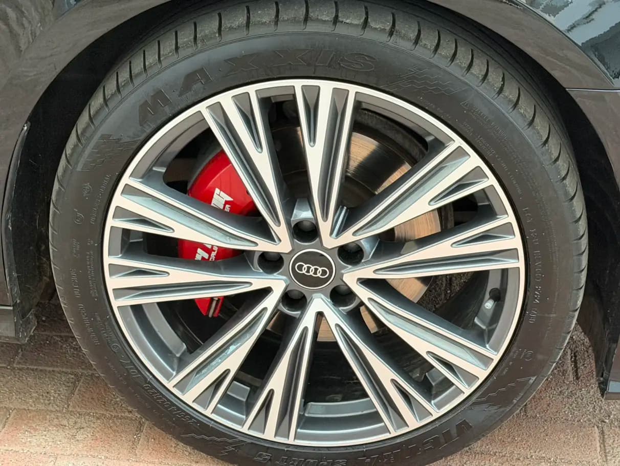 Audi A6L 2023 г. 86115 км. — фото 15
