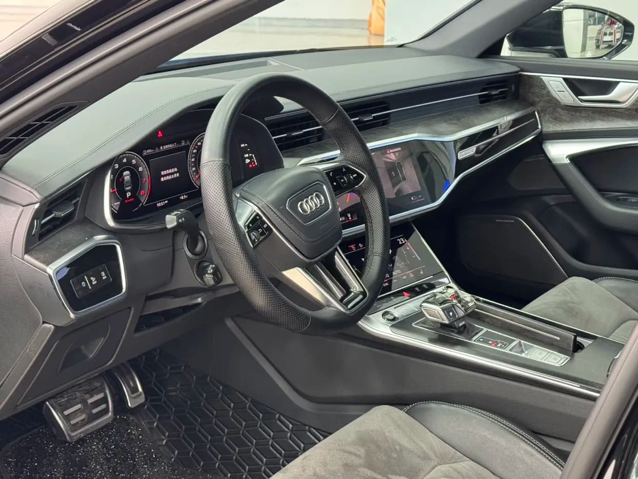 Audi A6L 2023 г. 86115 км. — фото 23