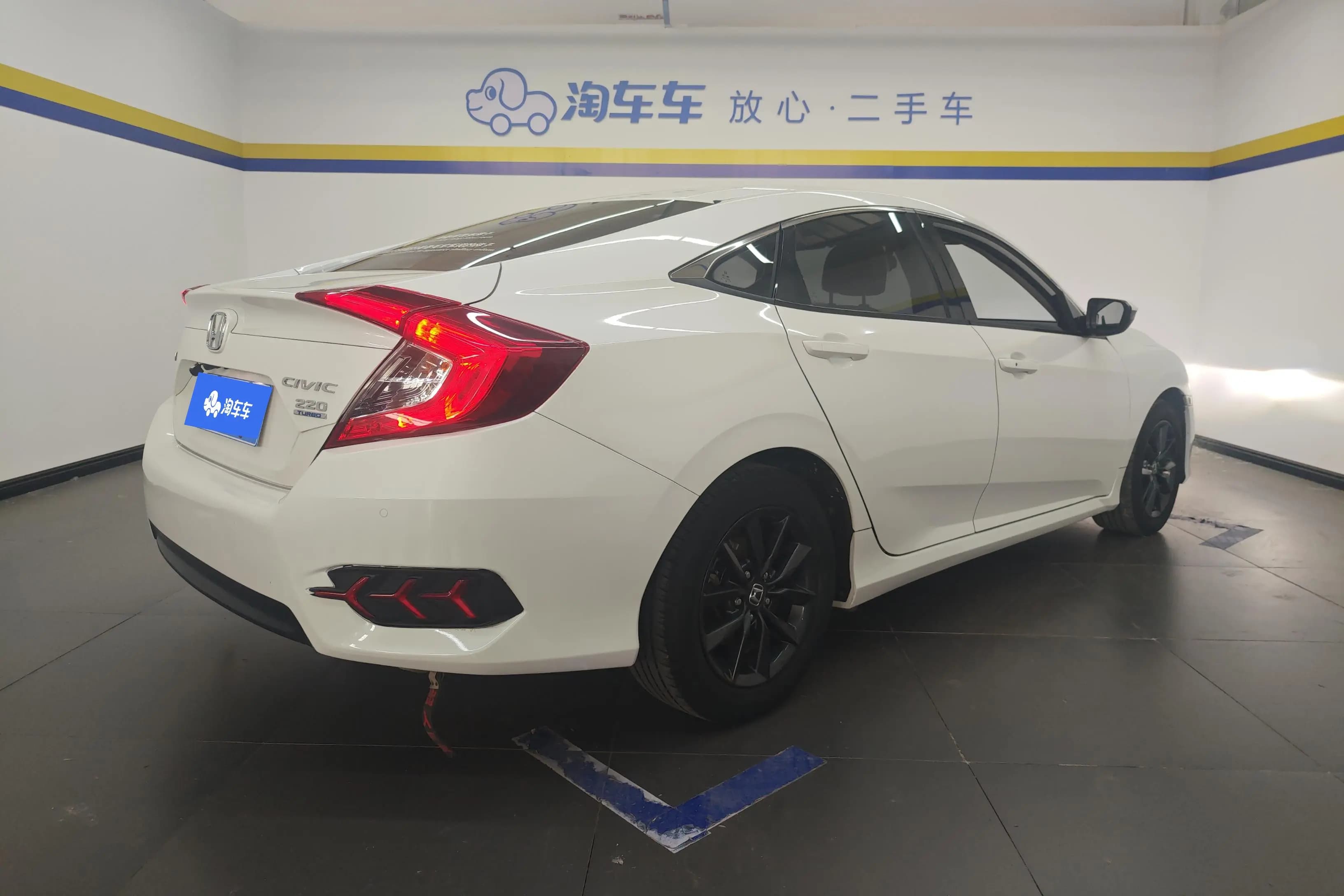 Honda Civic 2022 г. 44797 км. — фото 3
