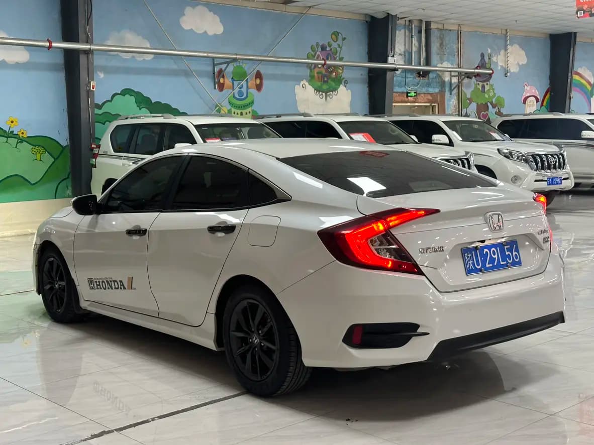 Honda Civic 2021 г. 70103 км. — фото 4
