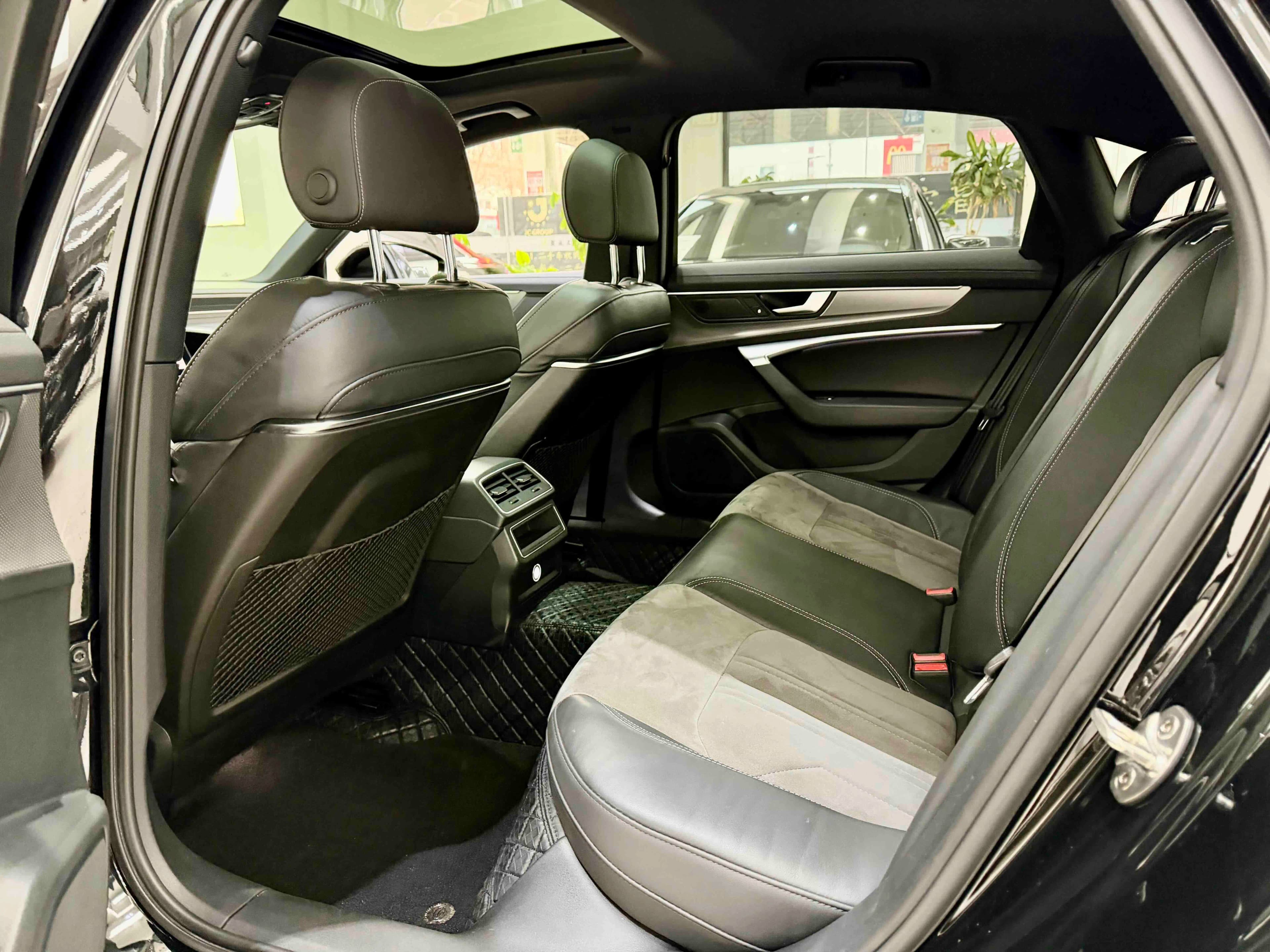 Audi A6L 2021 г. 104136 км. — фото 17