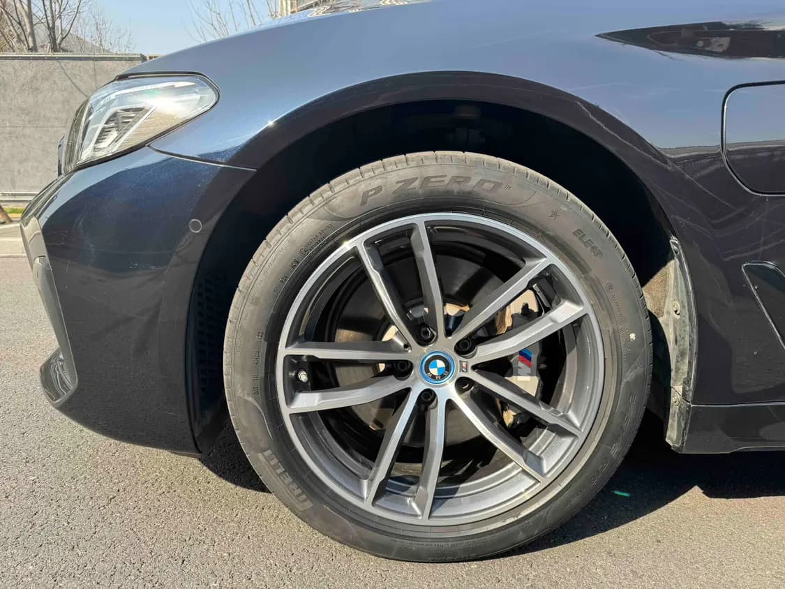 BMW 5 Series PHEV 2022 г. 61821 км. — фото 7