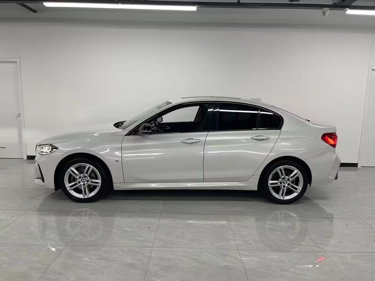 BMW 1 Series 2022 г. 60050 км. — фото 3