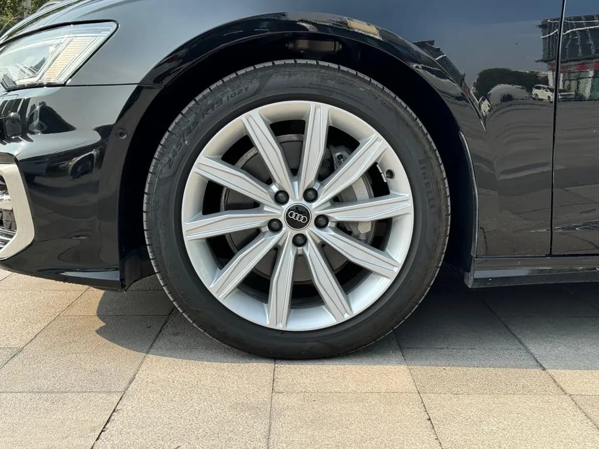 Audi A6L 2024 г. 20918 км. — фото 12