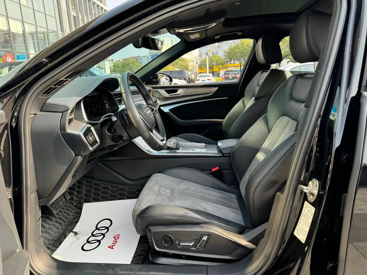 Audi A6L 2024 г. 20918 км. — фото 23