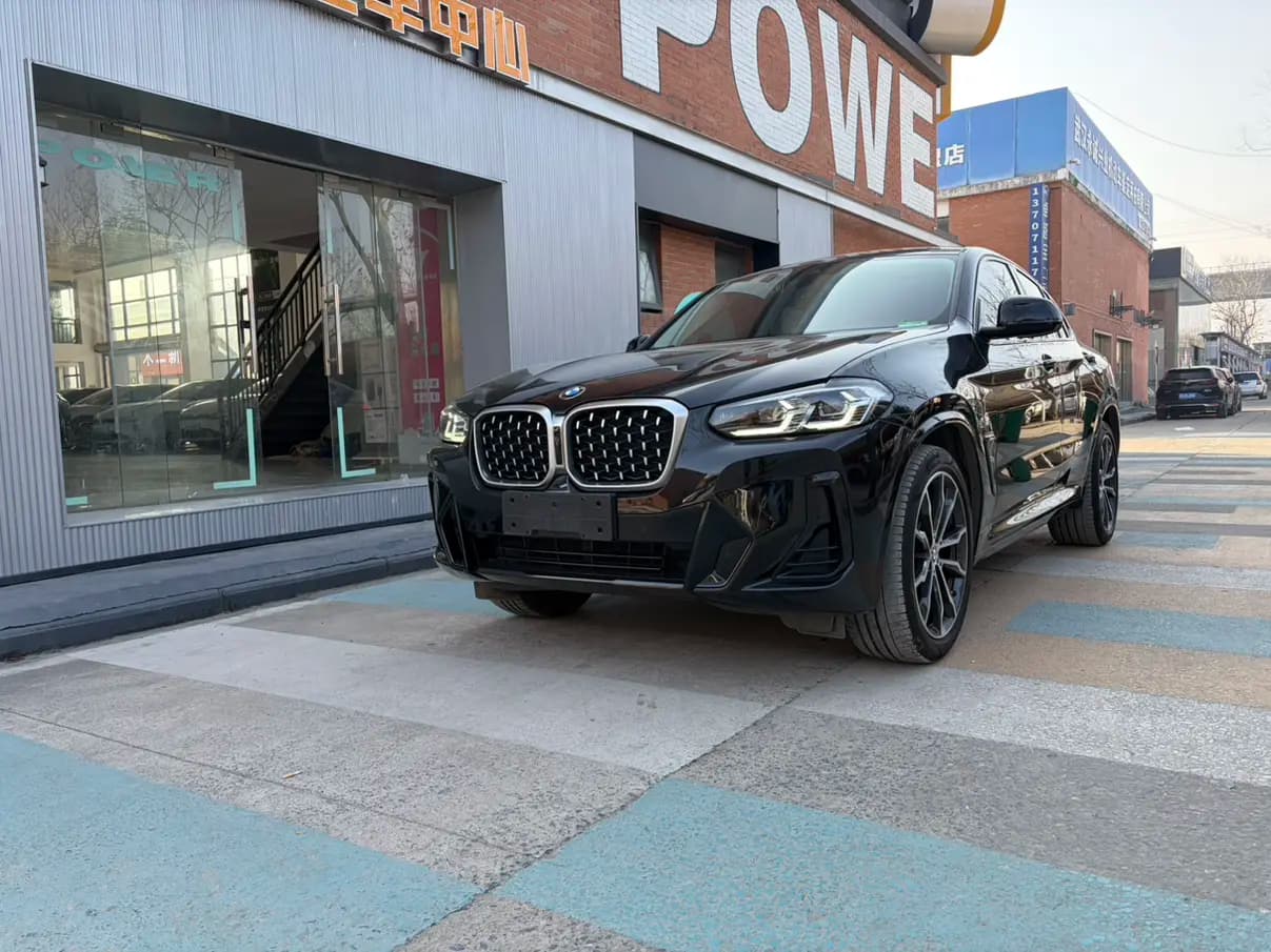BMW X4 2022 г. 64084 км.