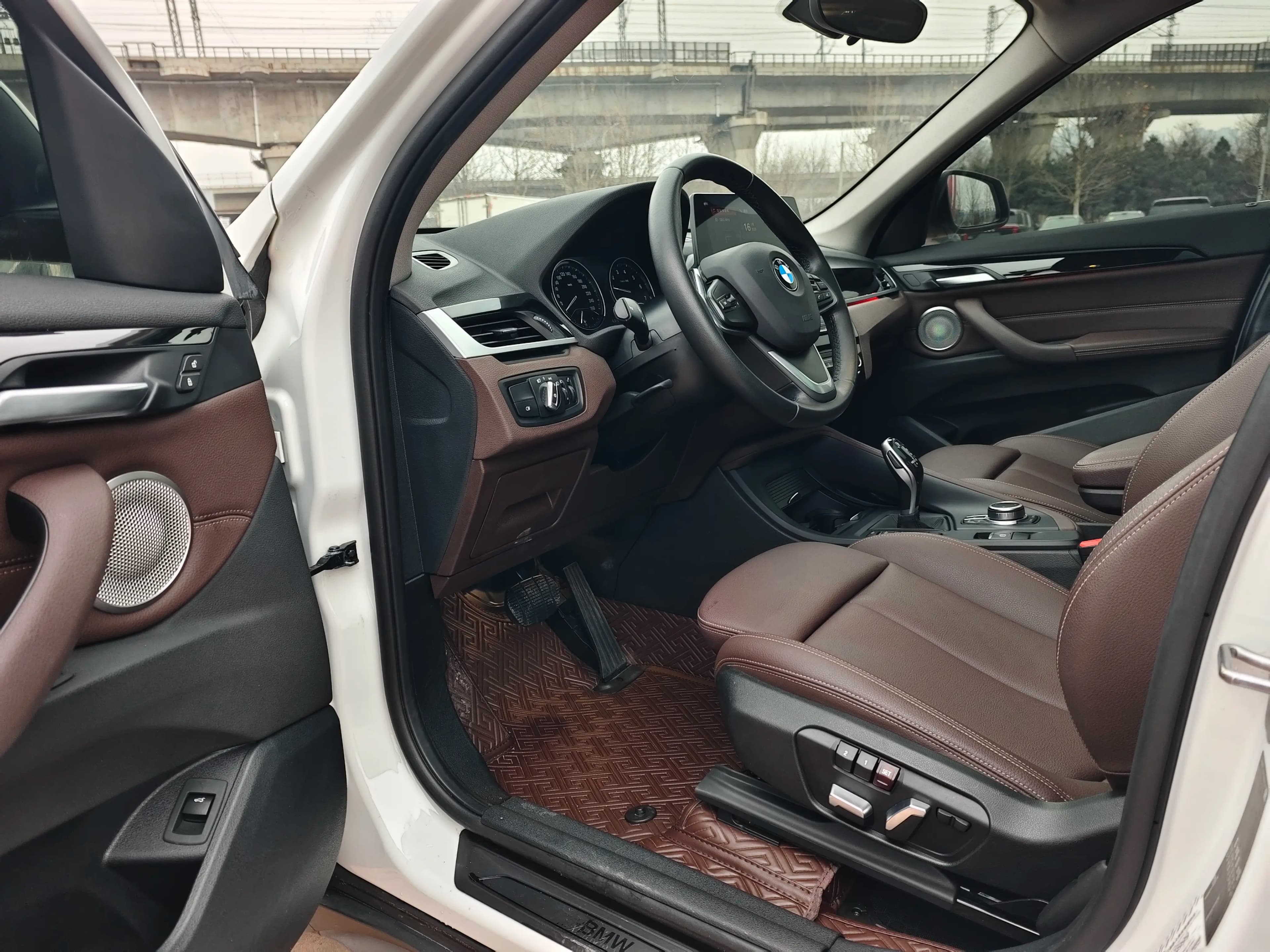 BMW X1 2021 г. 51045 км. — фото 12