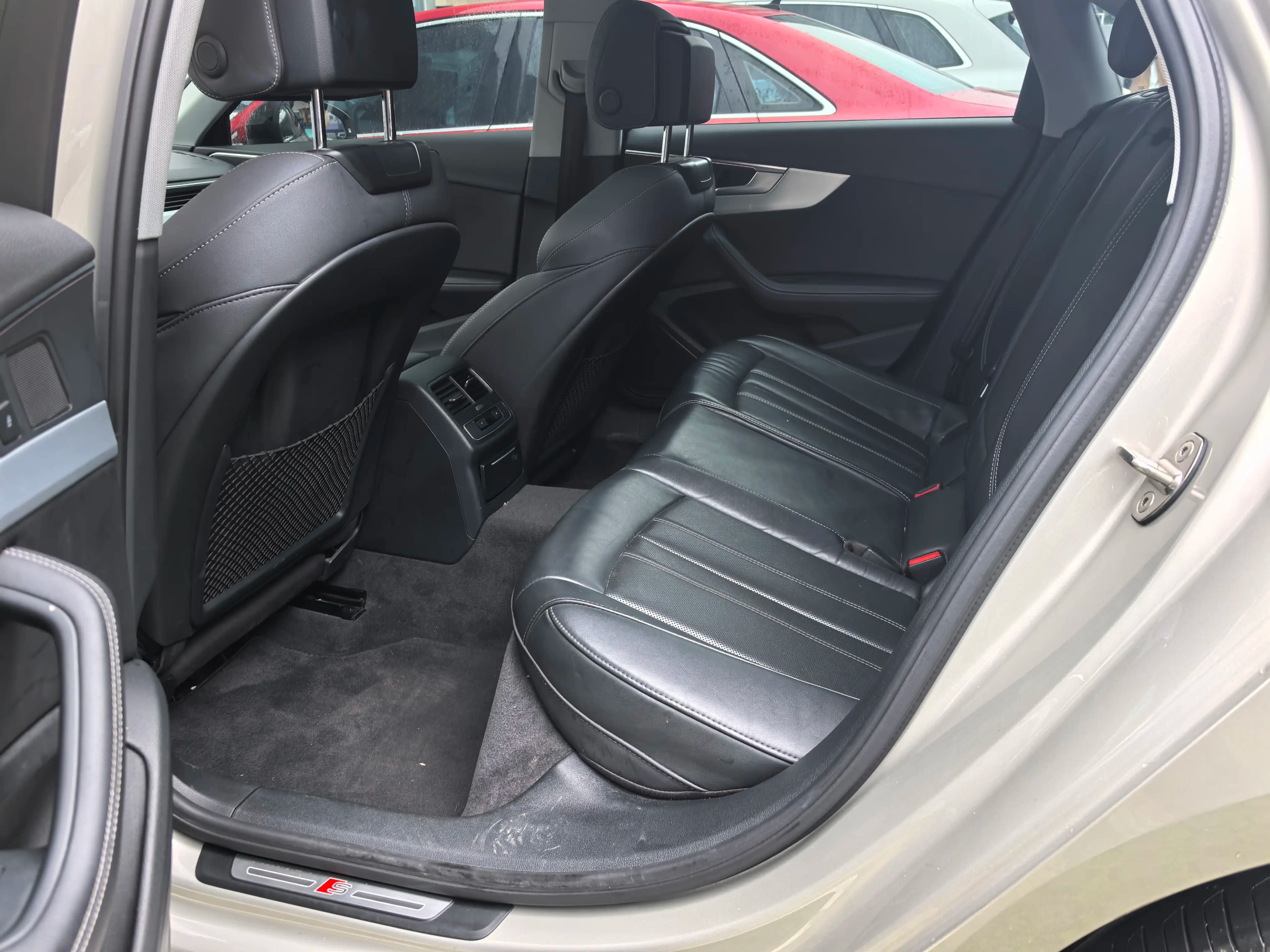 Audi A4L 2022 г. 47130 км. — фото 13