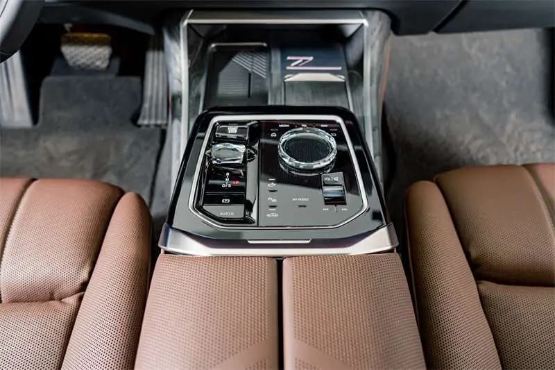 BMW 7 Series 2024 г. 2701 км. — фото 13