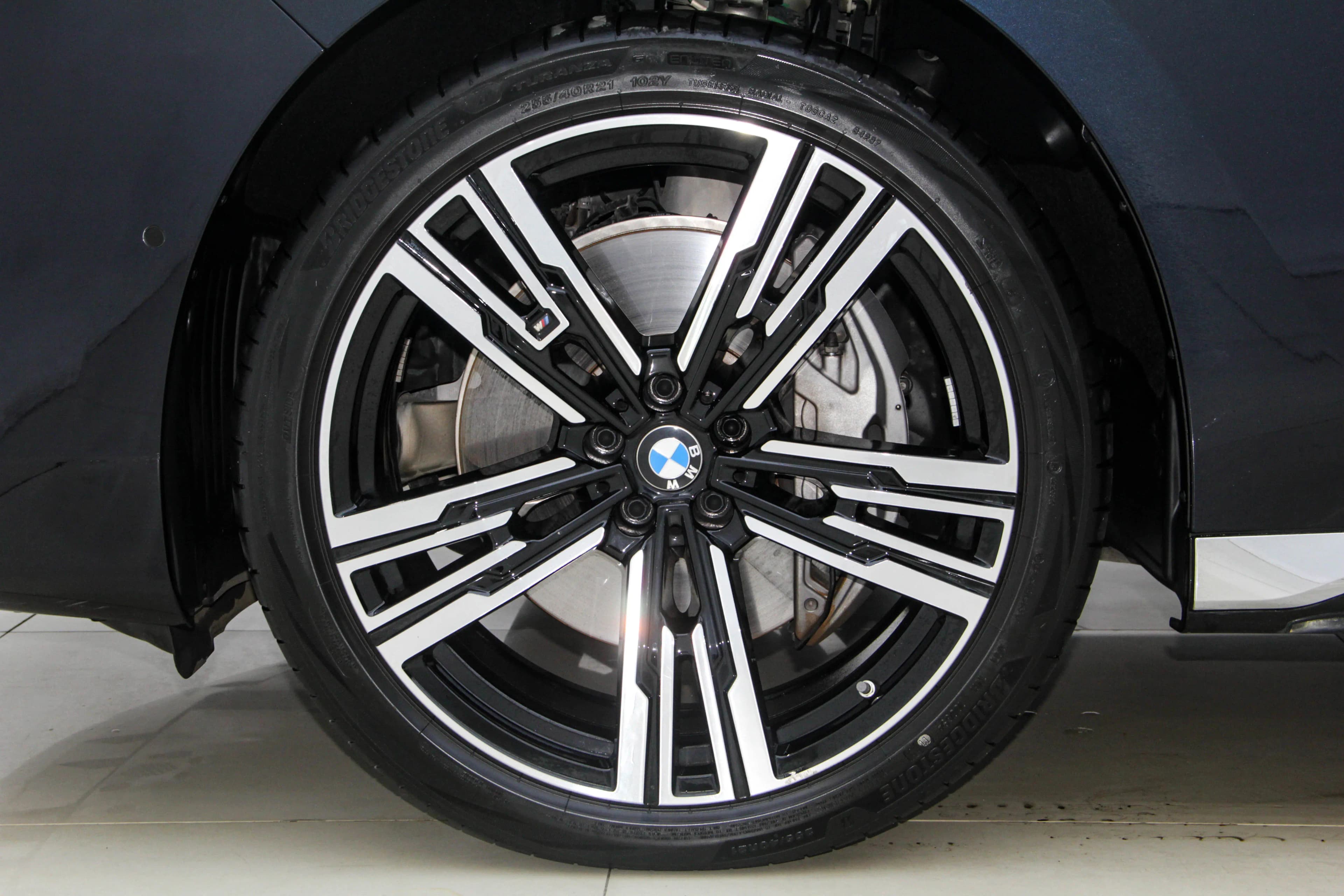 BMW 7 Series 2025 г. 6116 км. — фото 11