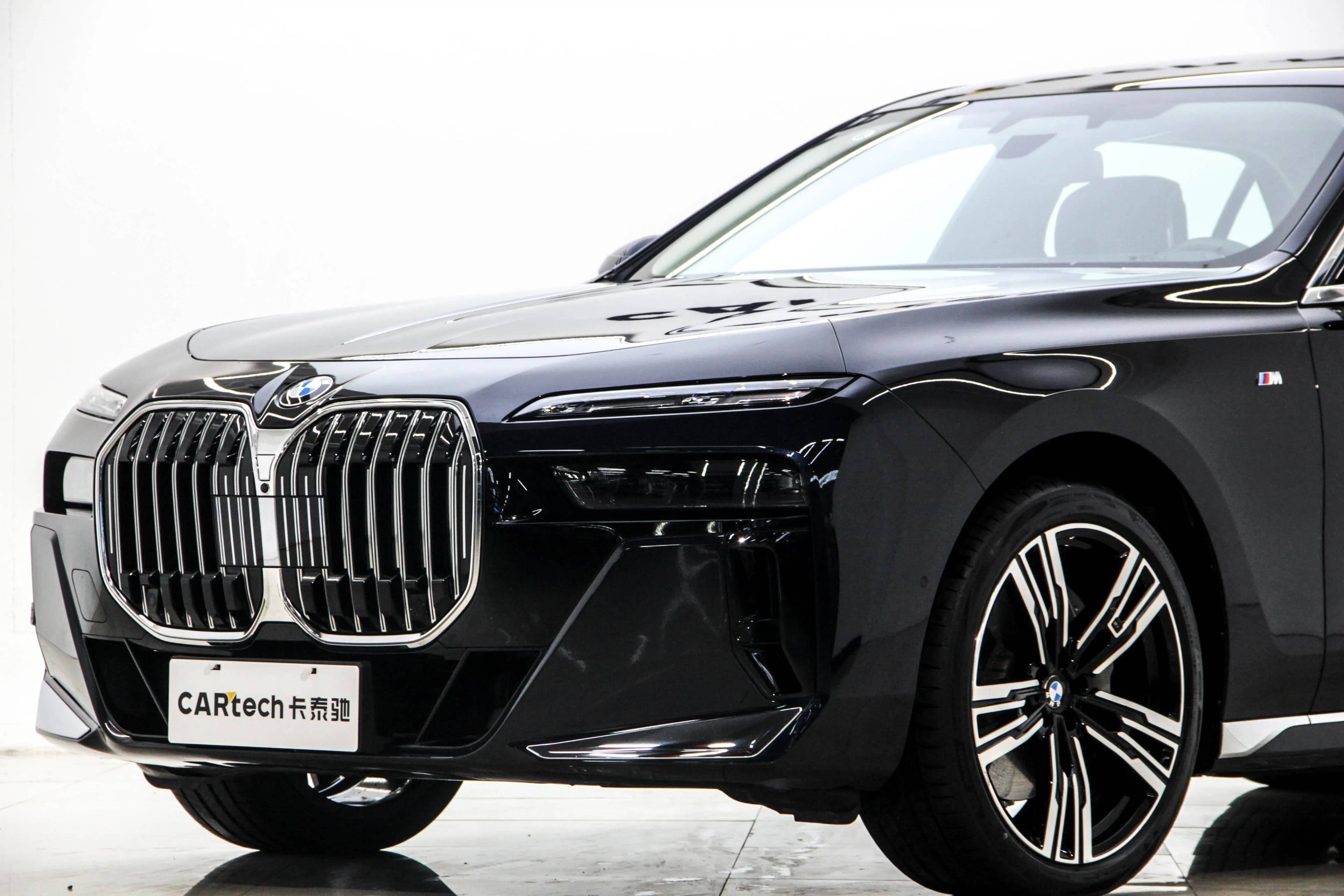 BMW 7 Series 2025 г. 6116 км. — фото 12