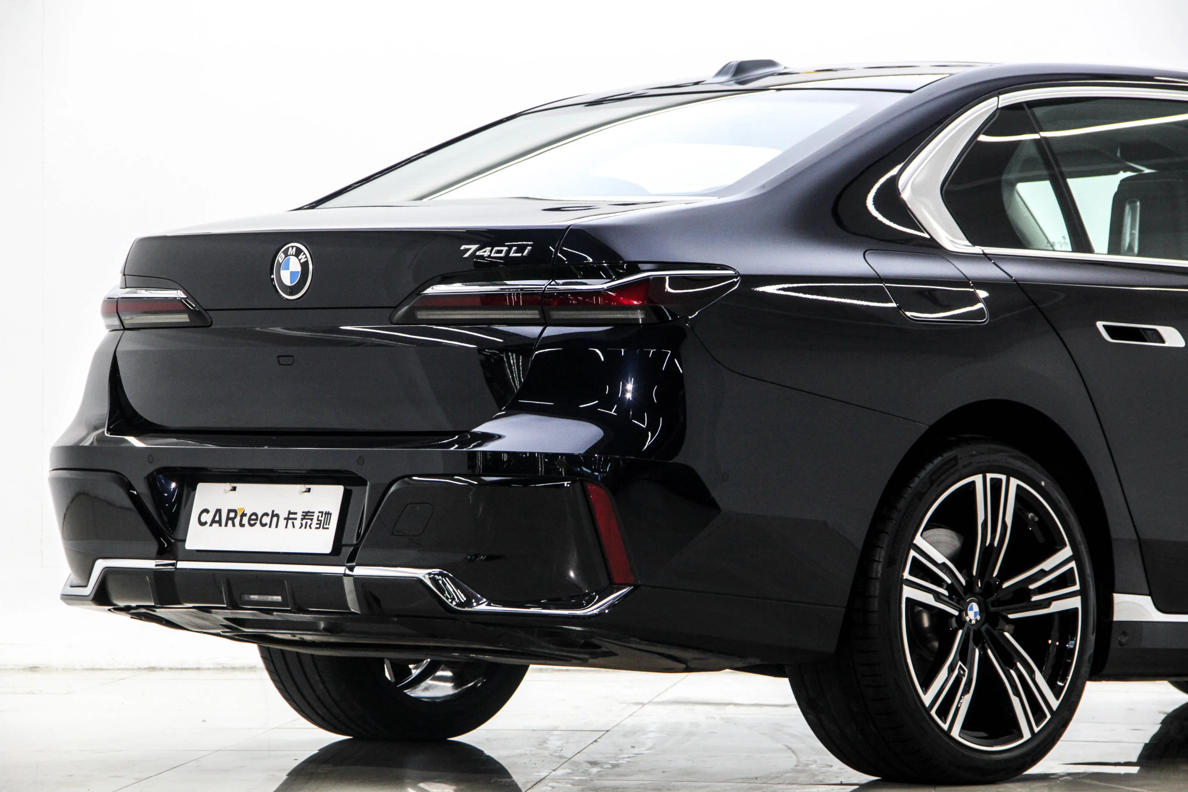 BMW 7 Series 2025 г. 6116 км. — фото 10