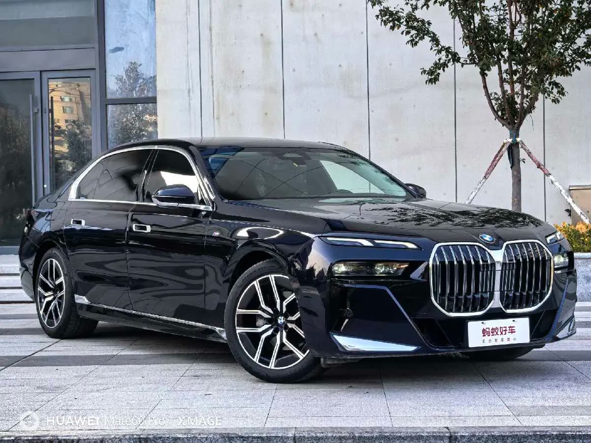 BMW 7 Series 2025 г. 18115 км. — фото 3