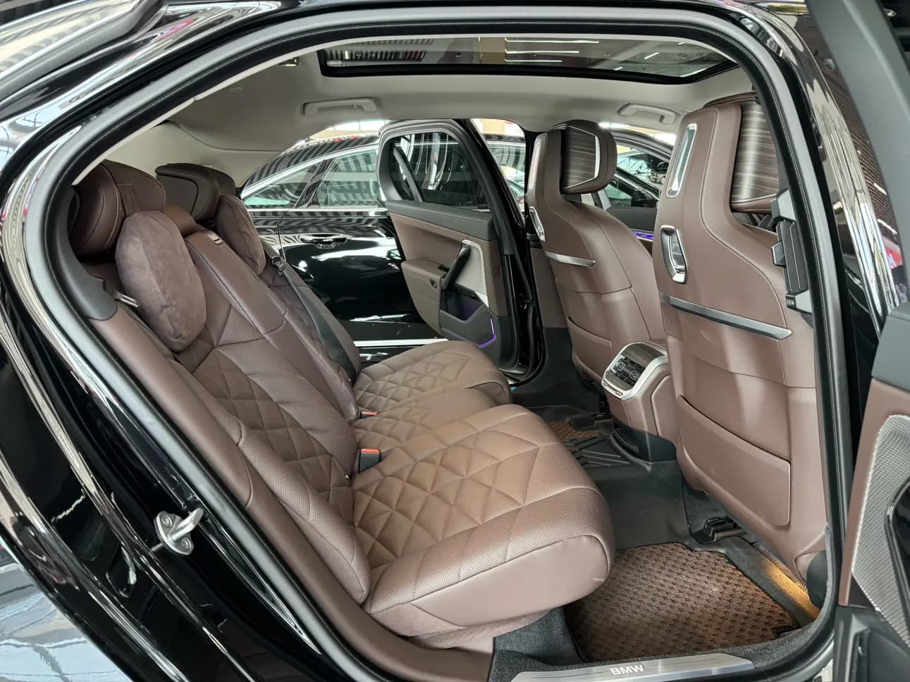 BMW 7 Series 2024 г. 24098 км. — фото 14