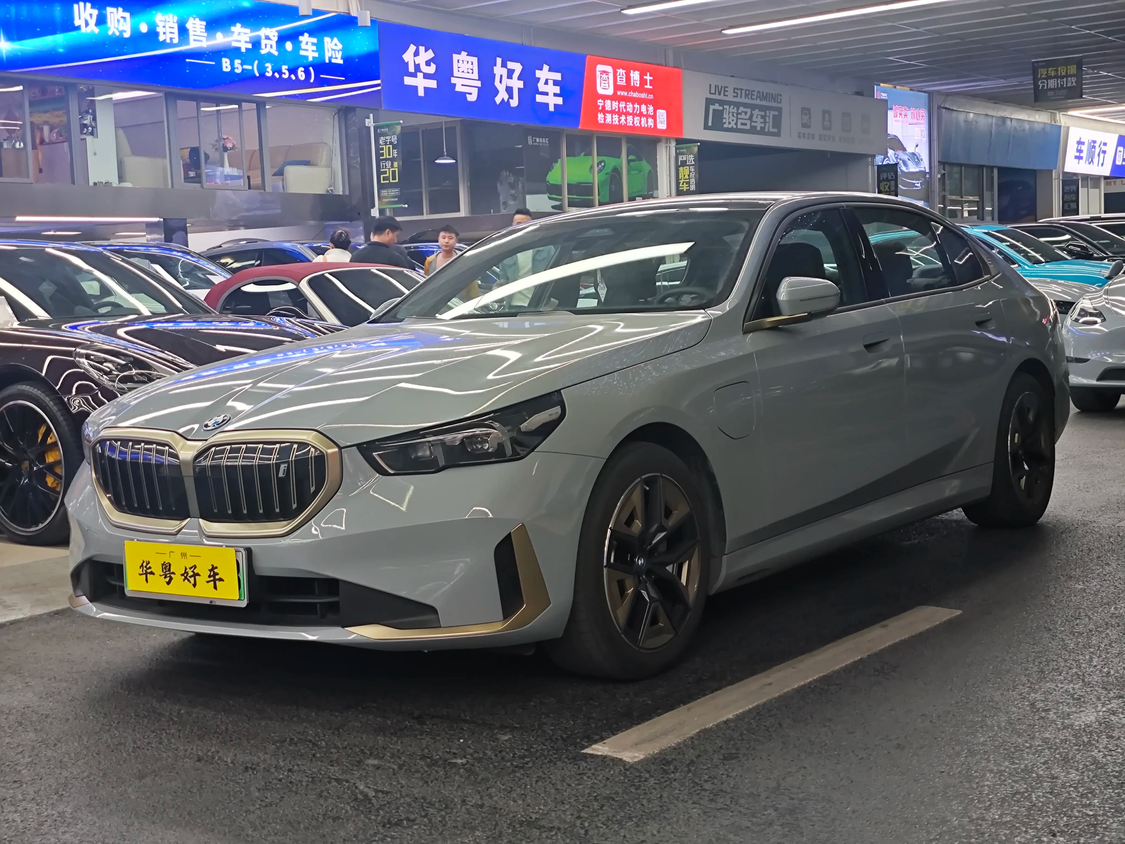 BMW i5 2024 г. 28053 км.