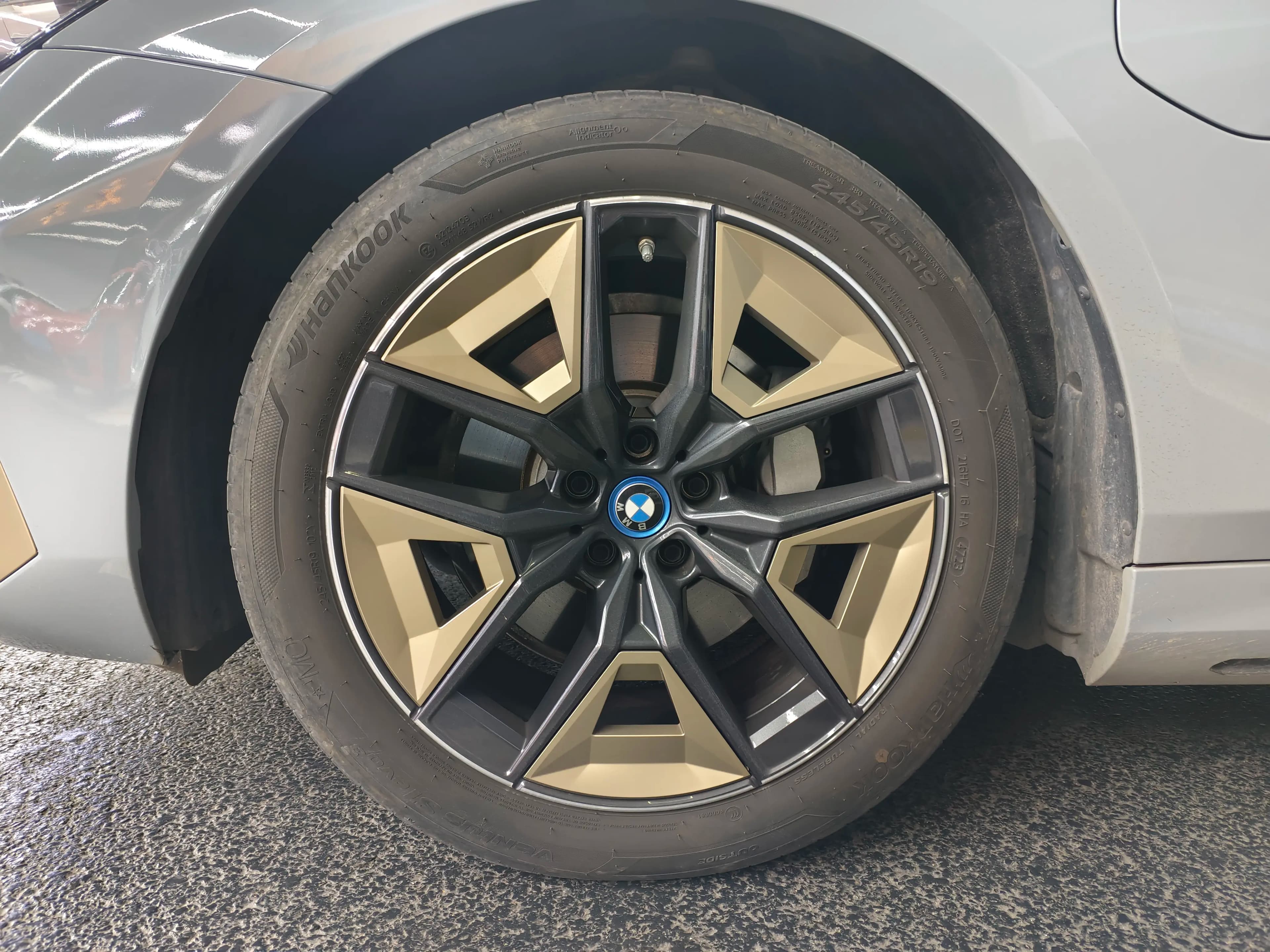 BMW i5 2024 г. 28053 км. — фото 16