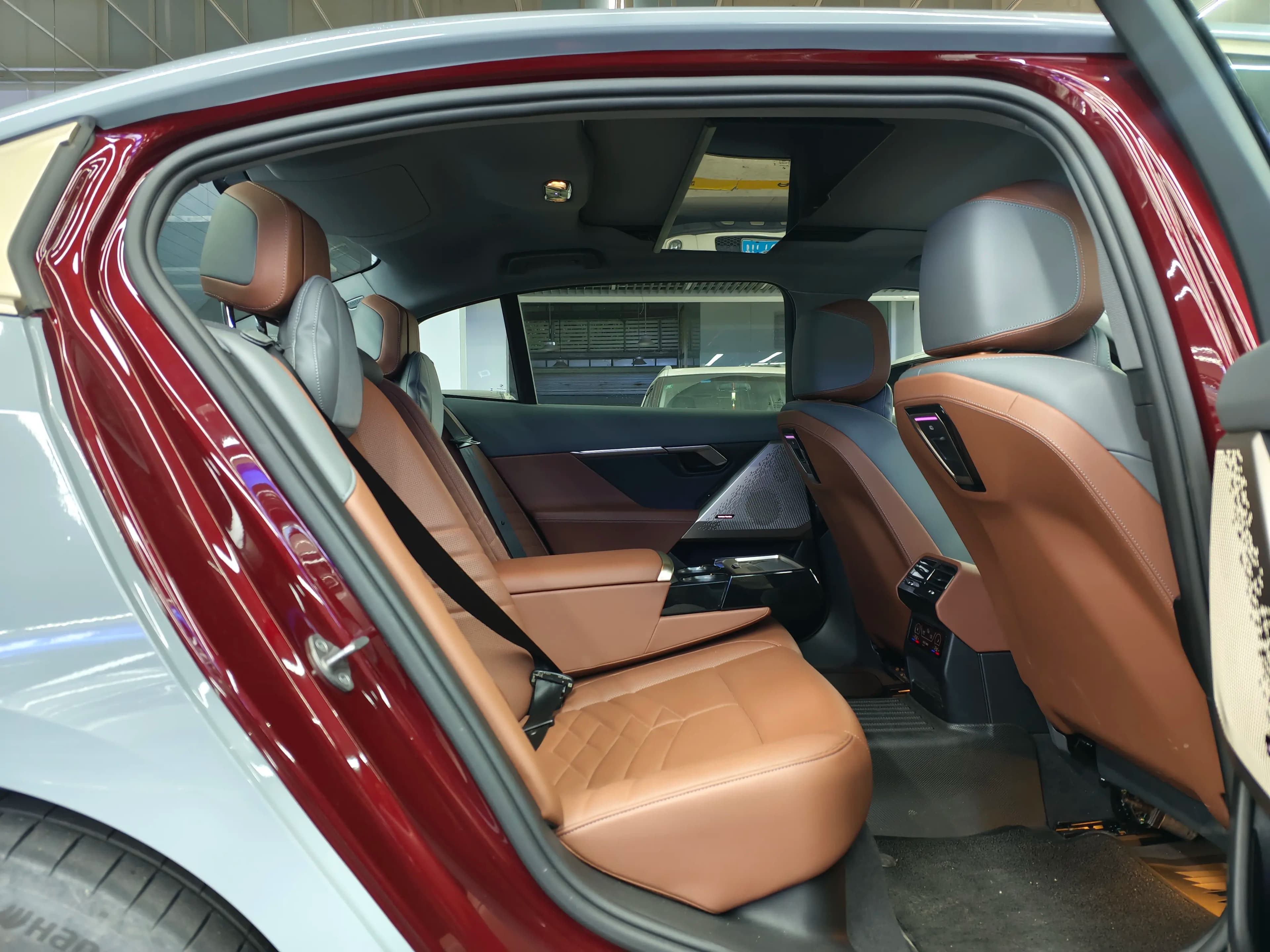 BMW i5 2024 г. 28053 км. — фото 26