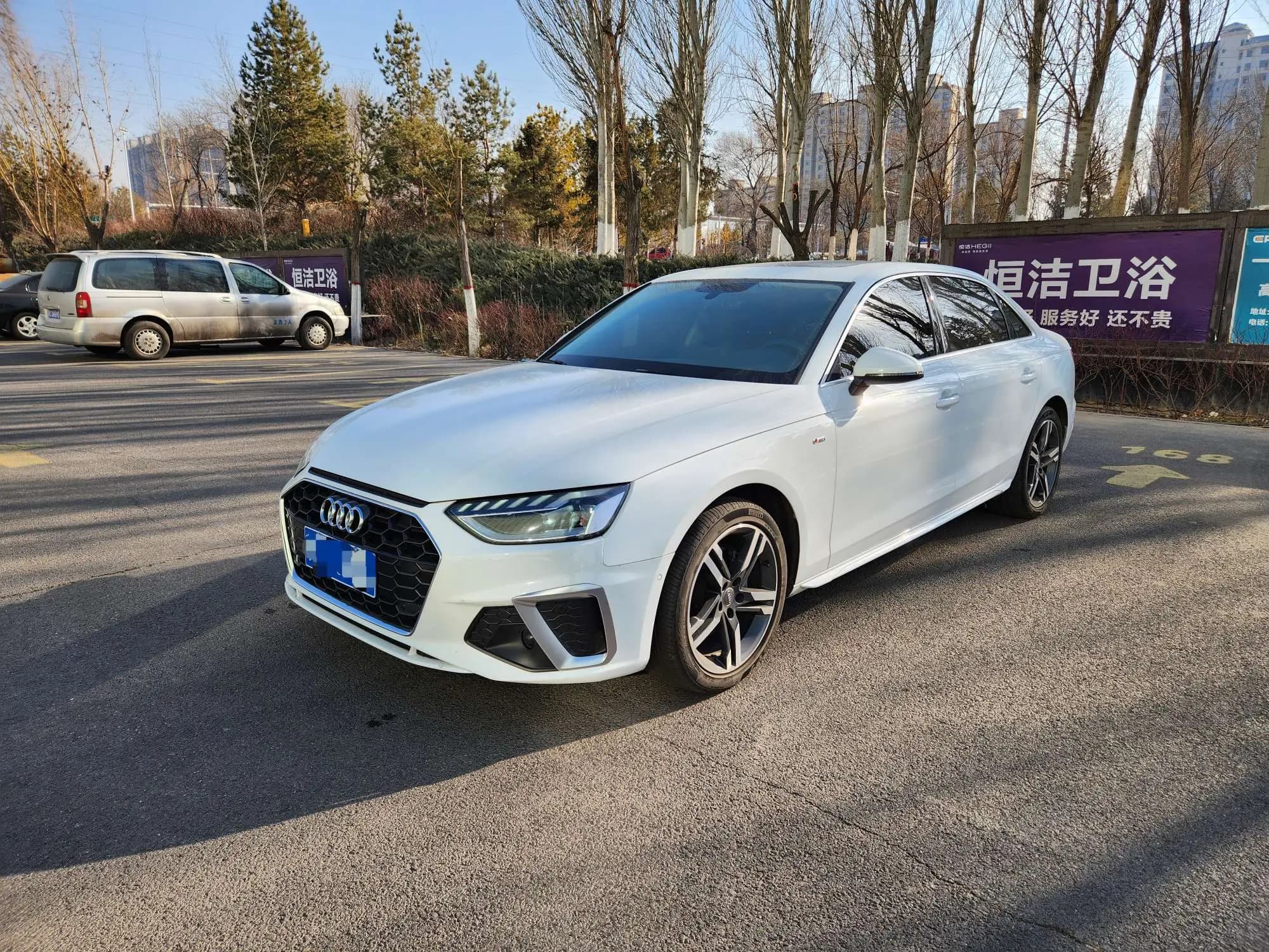 Audi A4L 2022 г. 30134 км.