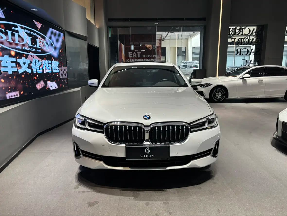 BMW 5 Series 2022 г. 47057 км. — фото 2