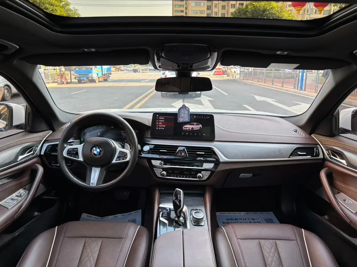 BMW 5 Series 2022 г. 87064 км. — фото 14