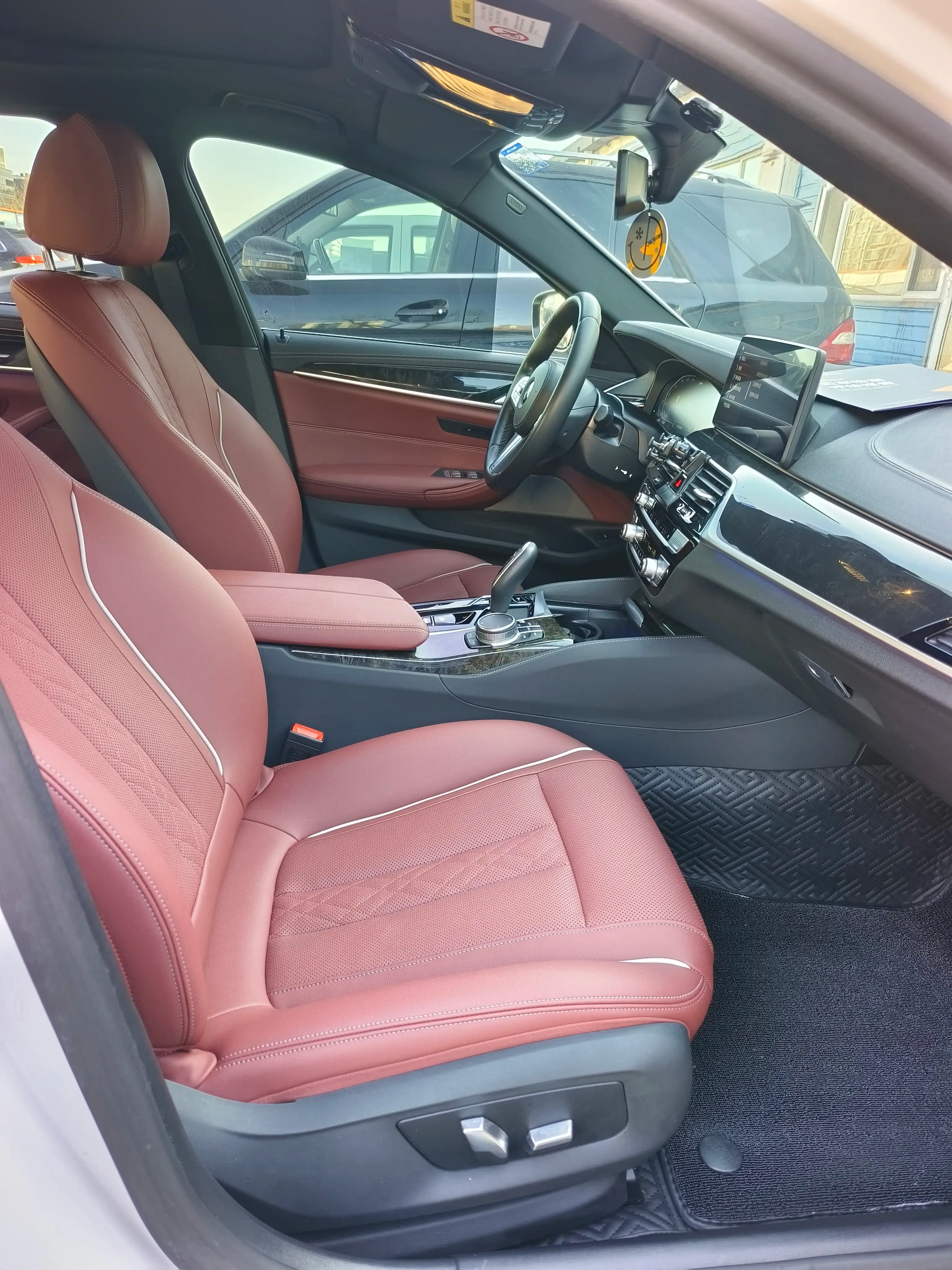 BMW 5 Series 2023 г. 55070 км. — фото 17