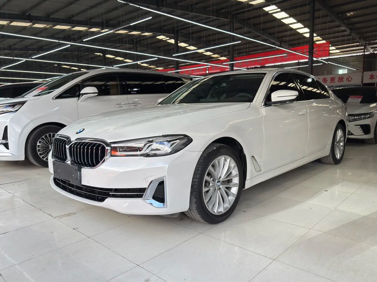 BMW 5 Series 2022 г. 64088 км.