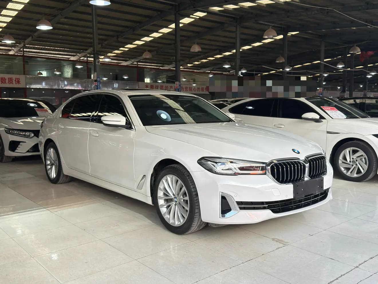 BMW 5 Series 2022 г. 64088 км. — фото 3