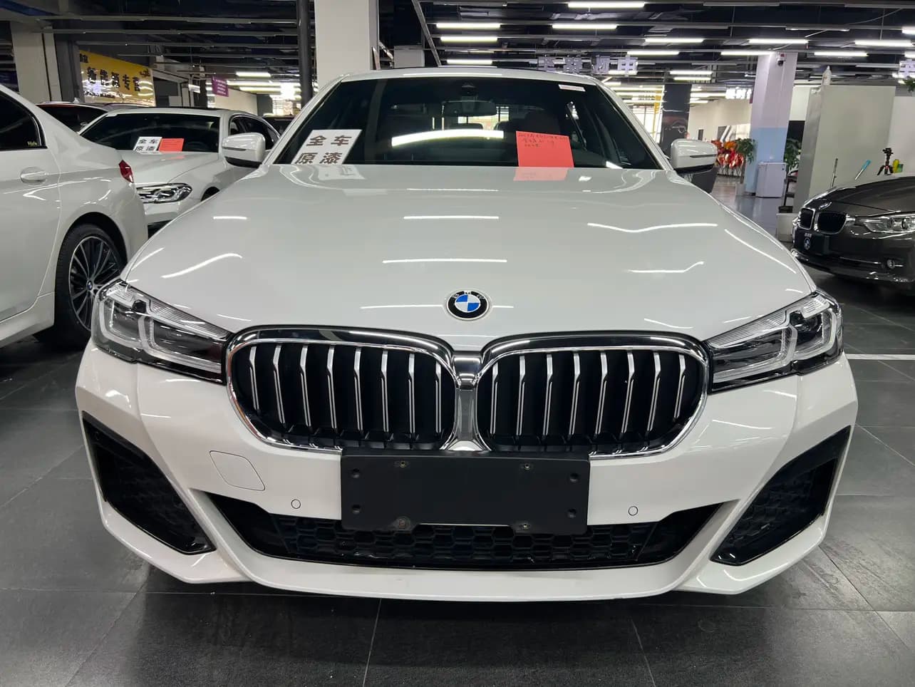 BMW 5 Series 2023 г. 43110 км. — фото 2