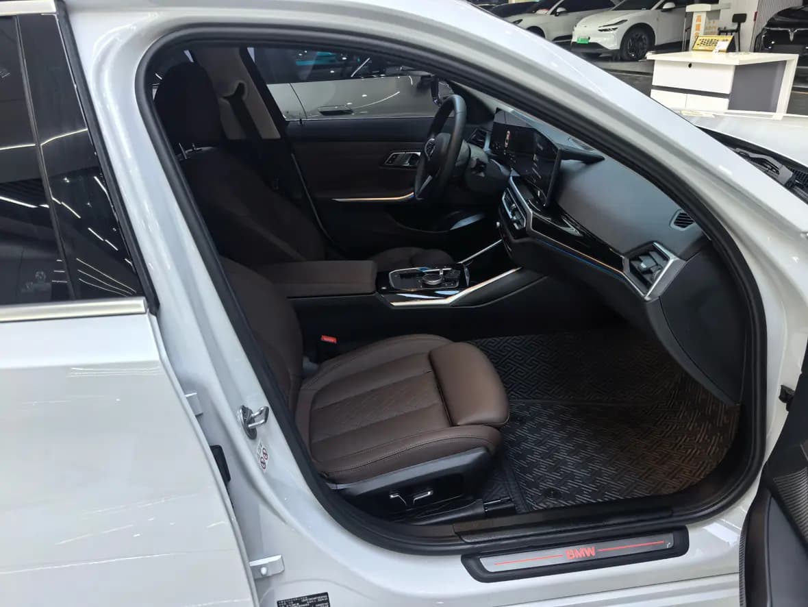 BMW i3 2024 г. 9336 км. — фото 11
