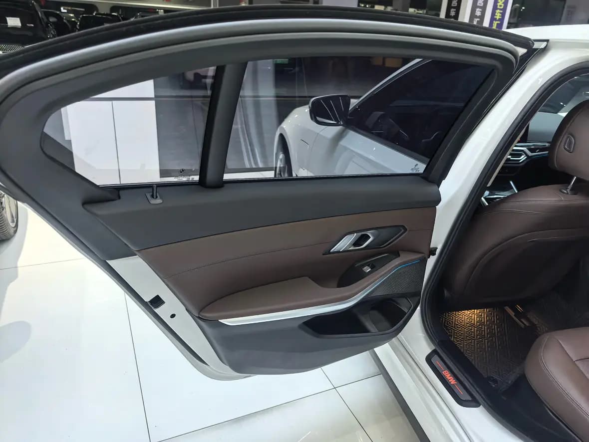BMW i3 2024 г. 9336 км. — фото 14